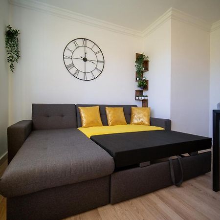 Appartement 3 Chambres Tout Equipe 6-8 Personnes Marseille Exterior photo